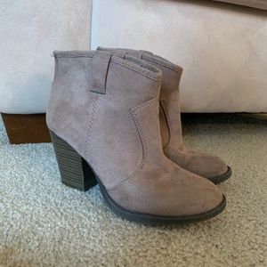 Mauve booties
